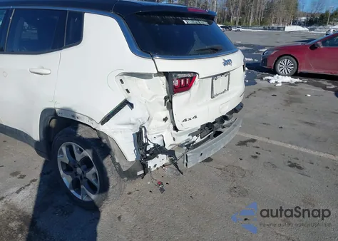 2019 Jeep Compass Limited 4X4 из США, поврежденный, VIN 3C4NJDCB4KT594427